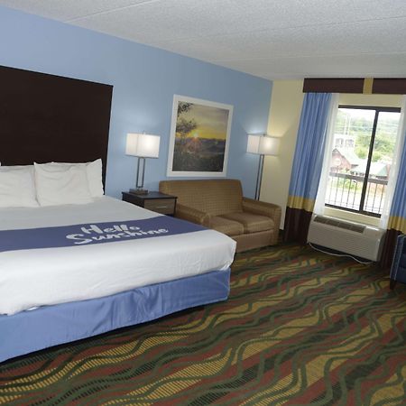 Days Inn By Wyndham Kodak/Sevierville Intrstate Smokeymntns Buitenkant foto