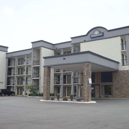 Days Inn By Wyndham Kodak/Sevierville Intrstate Smokeymntns Buitenkant foto