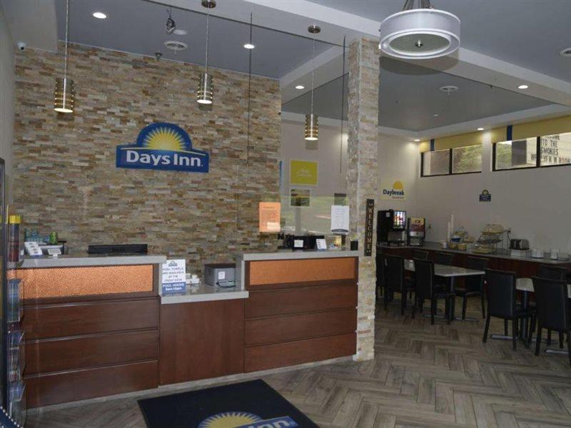 Days Inn By Wyndham Kodak/Sevierville Intrstate Smokeymntns Buitenkant foto