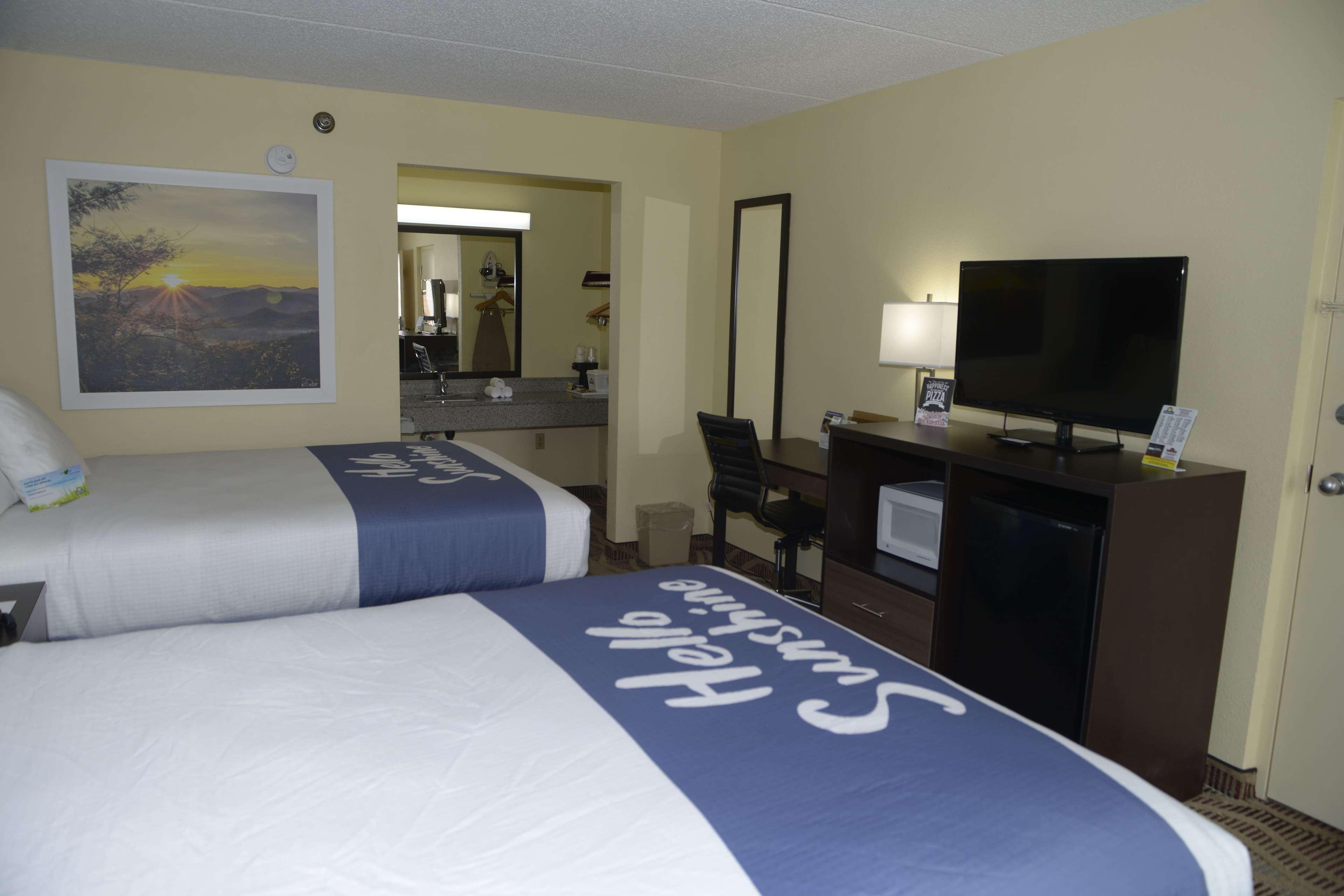 Days Inn By Wyndham Kodak/Sevierville Intrstate Smokeymntns Buitenkant foto