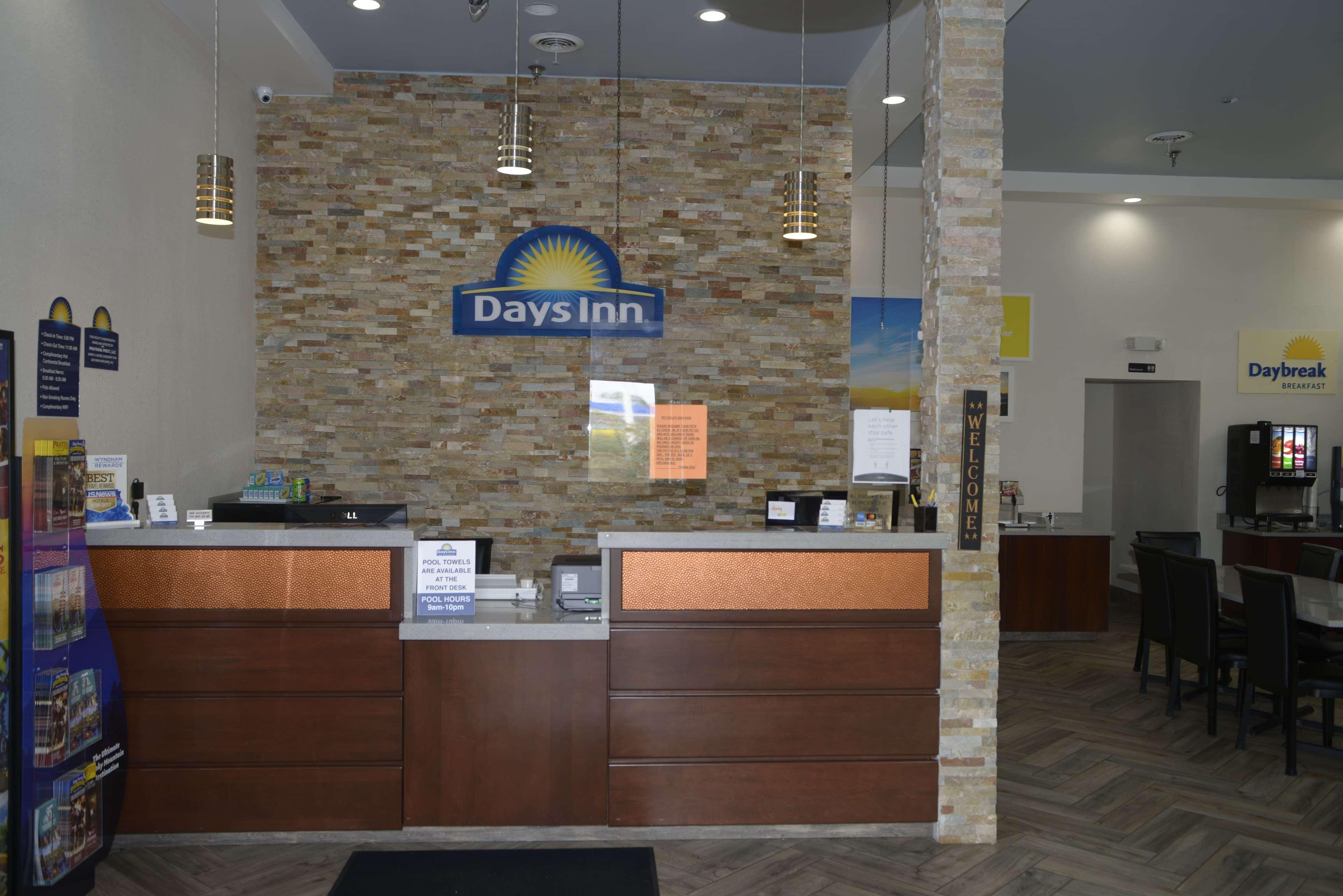 Days Inn By Wyndham Kodak/Sevierville Intrstate Smokeymntns Buitenkant foto