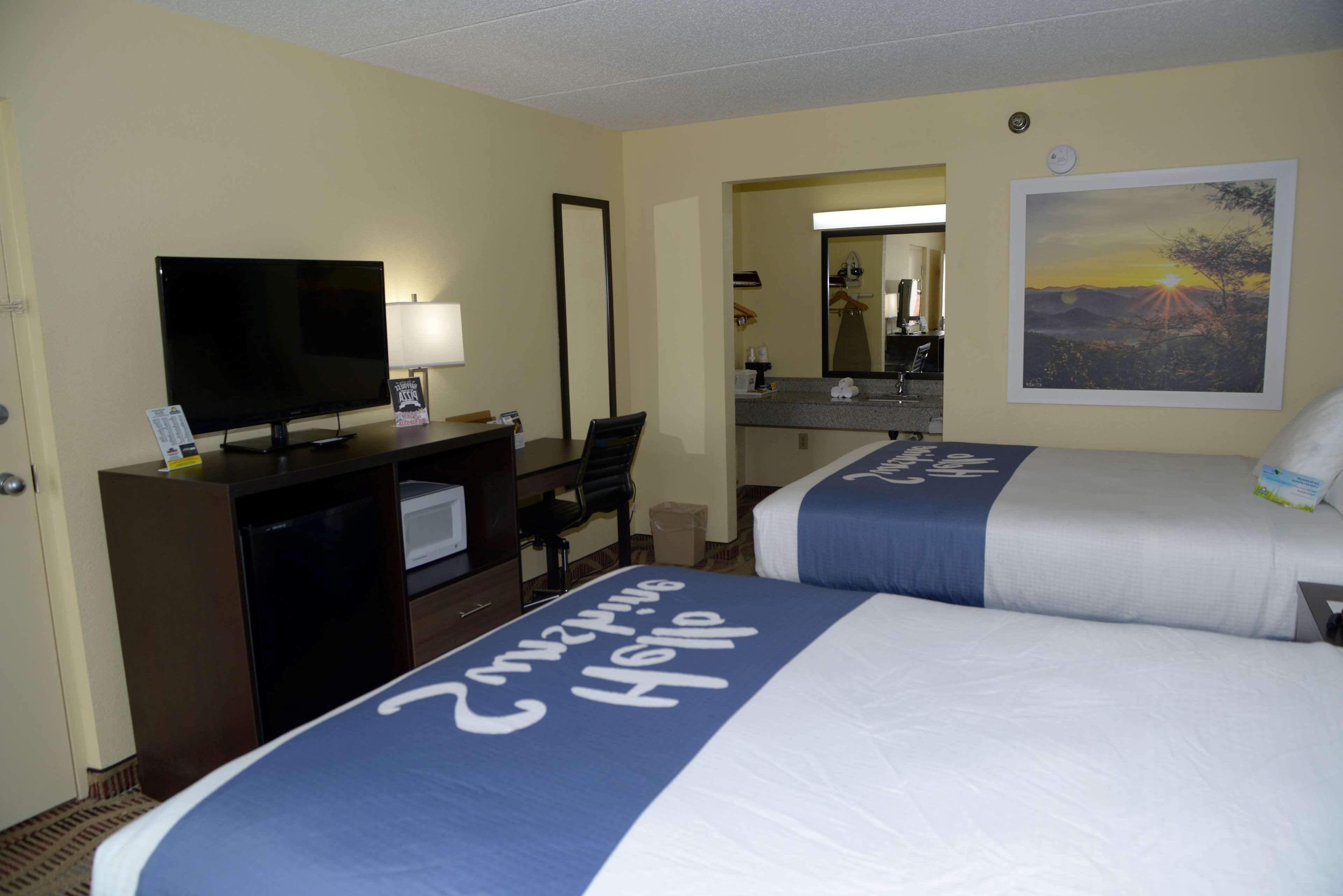 Days Inn By Wyndham Kodak/Sevierville Intrstate Smokeymntns Buitenkant foto