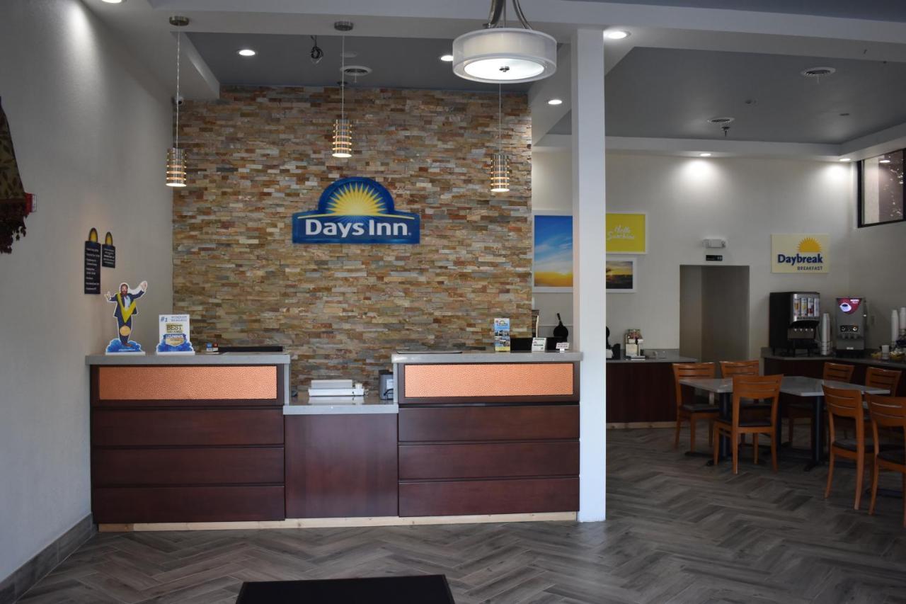 Days Inn By Wyndham Kodak/Sevierville Intrstate Smokeymntns Buitenkant foto